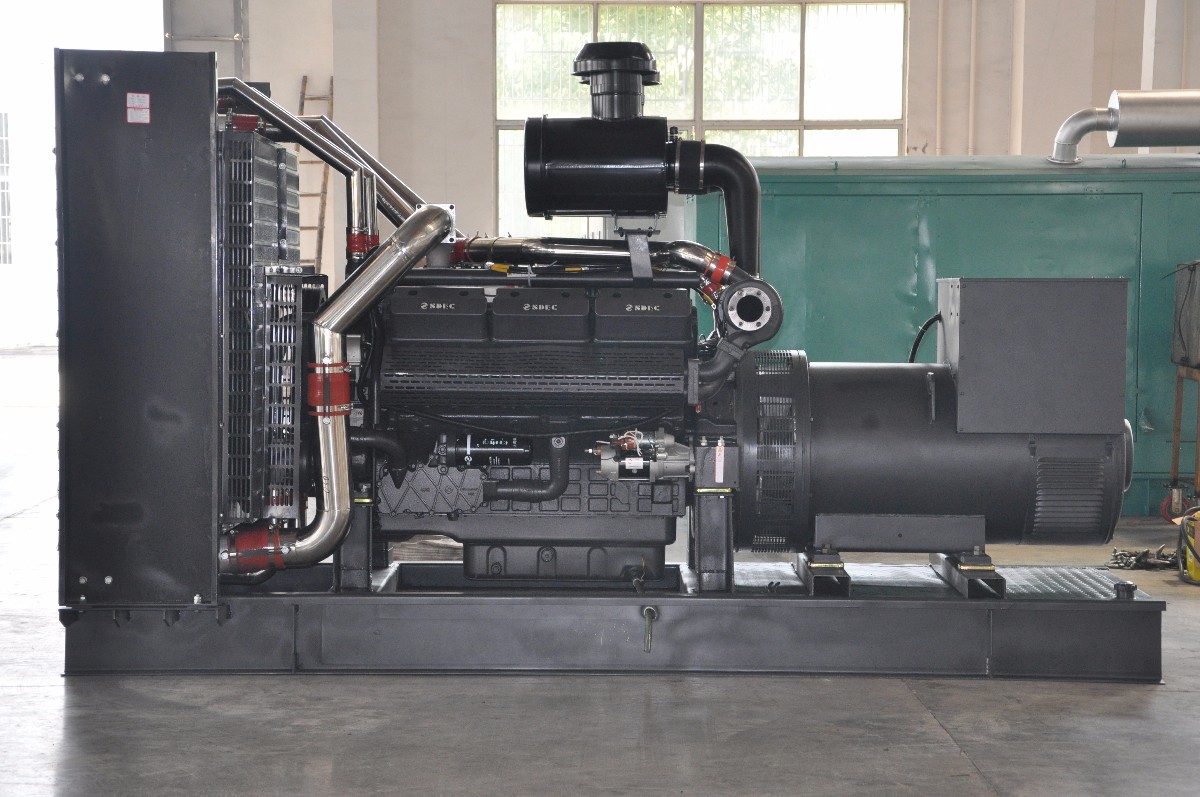 上柴股份600KW柴油發(fā)電機(jī)組